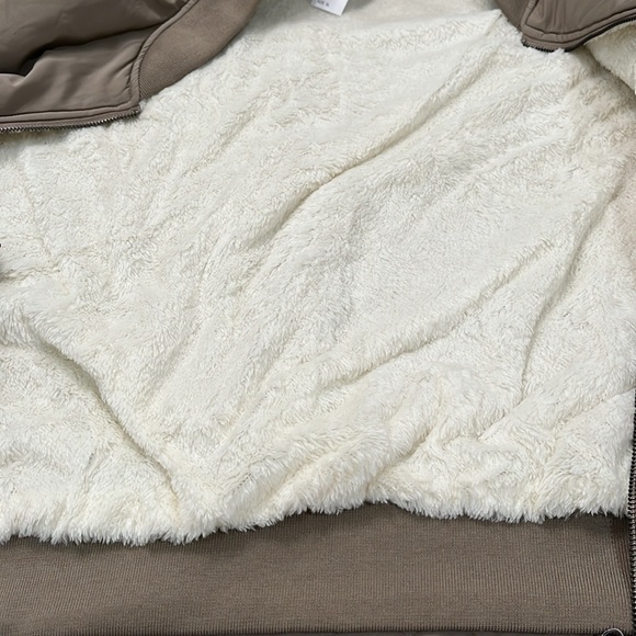 RSQ Womens Taupe Bomber Jacket /NWT/XL - Picture 16 of 16